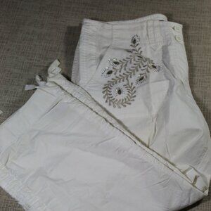 INC Size 10 Cream Embroidered and Bead Embellished Capri Mid-Rise Cargo Pants